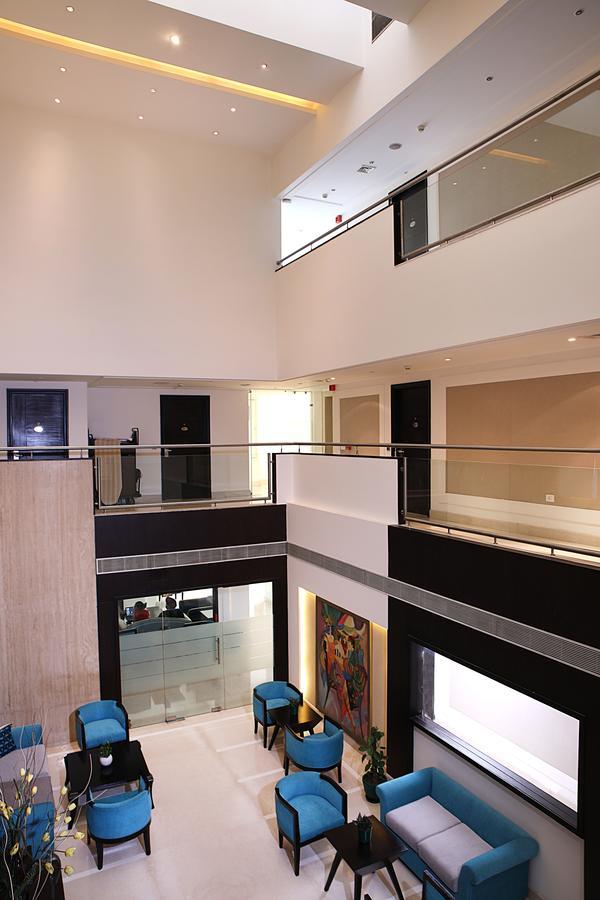 Inde Hotel Vista Woods Huda City Centre, Гургаон Экстерьер фото