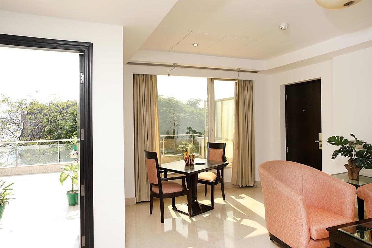 Inde Hotel Vista Woods Huda City Centre, Гургаон Экстерьер фото