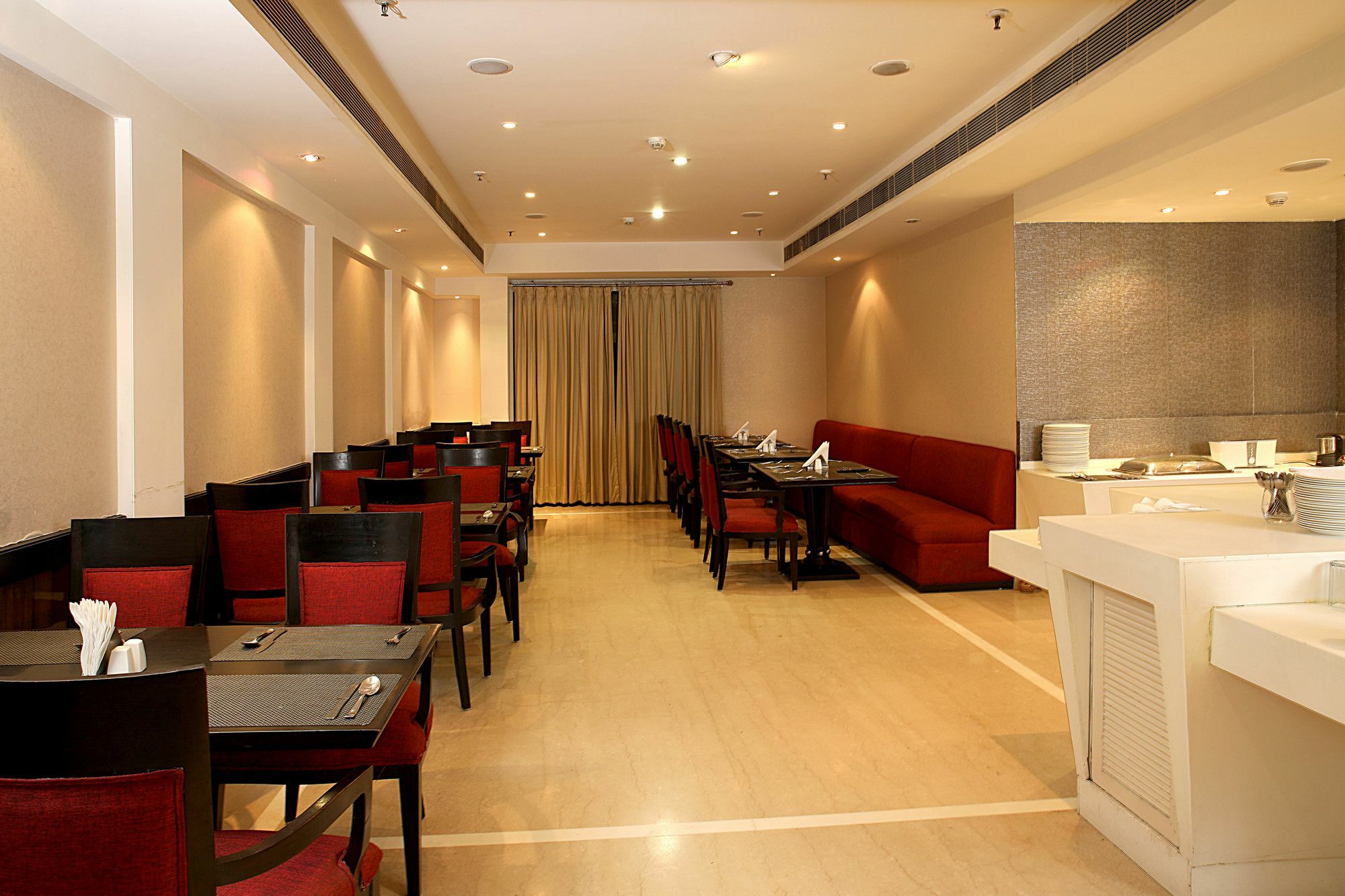 Inde Hotel Vista Woods Huda City Centre, Гургаон Экстерьер фото